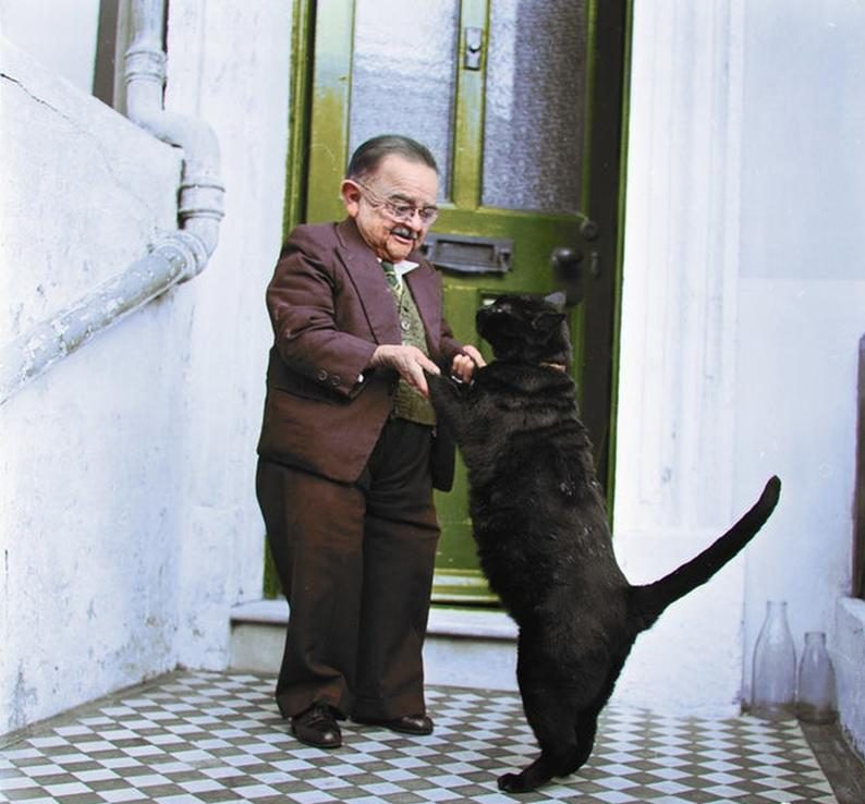 World's Smallest Man, 1956